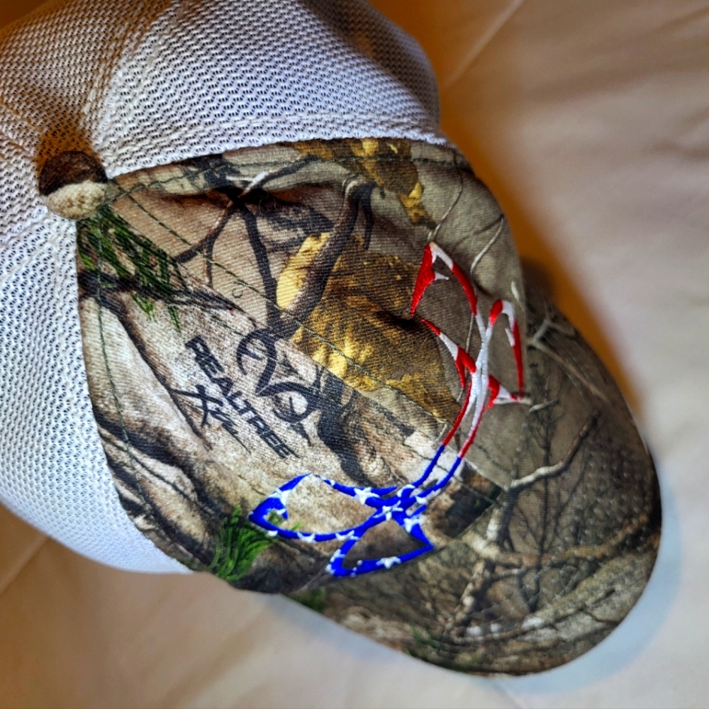 Under Armor Cap - Picture 2 of 4